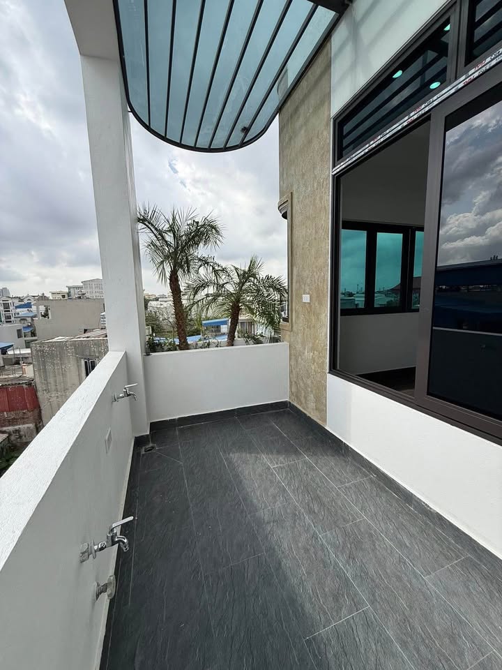  4-storey house – corner lot – Thanh Bình street frontage  Near Hospital No.1 – Mỹ Trung urban area – prime bustling location