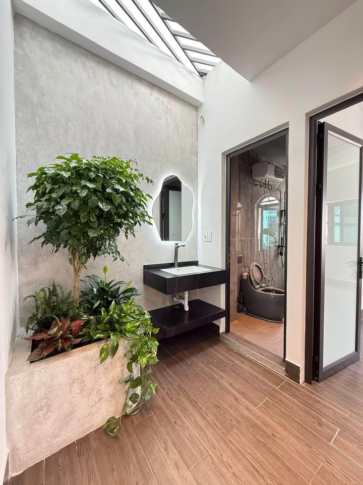  4-storey house – corner lot – Thanh Bình street frontage  Near Hospital No.1 – Mỹ Trung urban area – prime bustling location