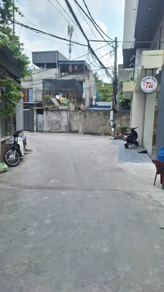  Bán nhà 3 tầng sân cổng – xây mới tinh  Ở ngay – thiết kế đẹp – giá cực tốt   Khu vực Mỹ Xá – Nam Định  Ngõ nông Tô Hiến Thành – ô tô lùi cửa, đỗ cách nhà vài bước