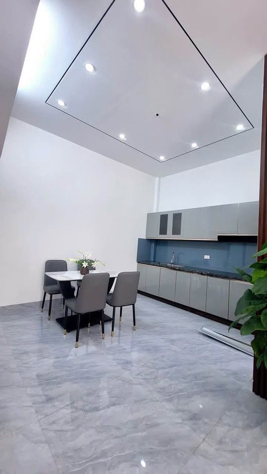  Bán nhà 3 tầng sân cổng – xây mới tinh  Ở ngay – thiết kế đẹp – giá cực tốt   Khu vực Mỹ Xá – Nam Định  Ngõ nông Tô Hiến Thành – ô tô lùi cửa, đỗ cách nhà vài bước