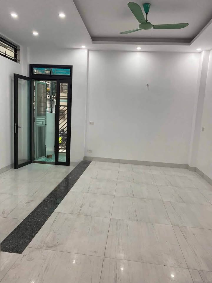  Nhà 3T lô góc – Trần Huy Liệu