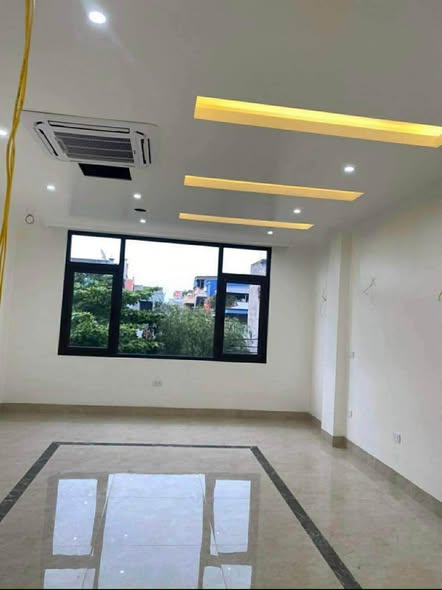 5-STOREY HOUSE FOR RENT ON MAC THI BUOI STREET