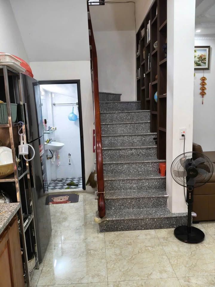   NHÀ 5 TẦNG MẶT ĐƯỜNG LÊ NGỌC HÂN -  BÃI VƯỢT 