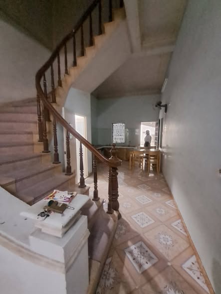2-STOREY HOUSE FOR RENT ON PHUNG KHAC KHOAN STREET