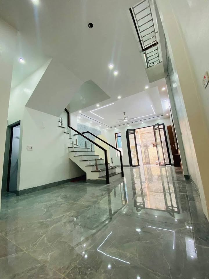 BÁN NHÀ 3 TẦNG – TÔ HIẾN THÀNH