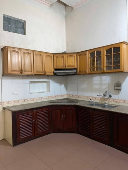CHO THUÊ NHÀ 3 TẦNG ĐƯỜNG CÙ CHÍNH LAN