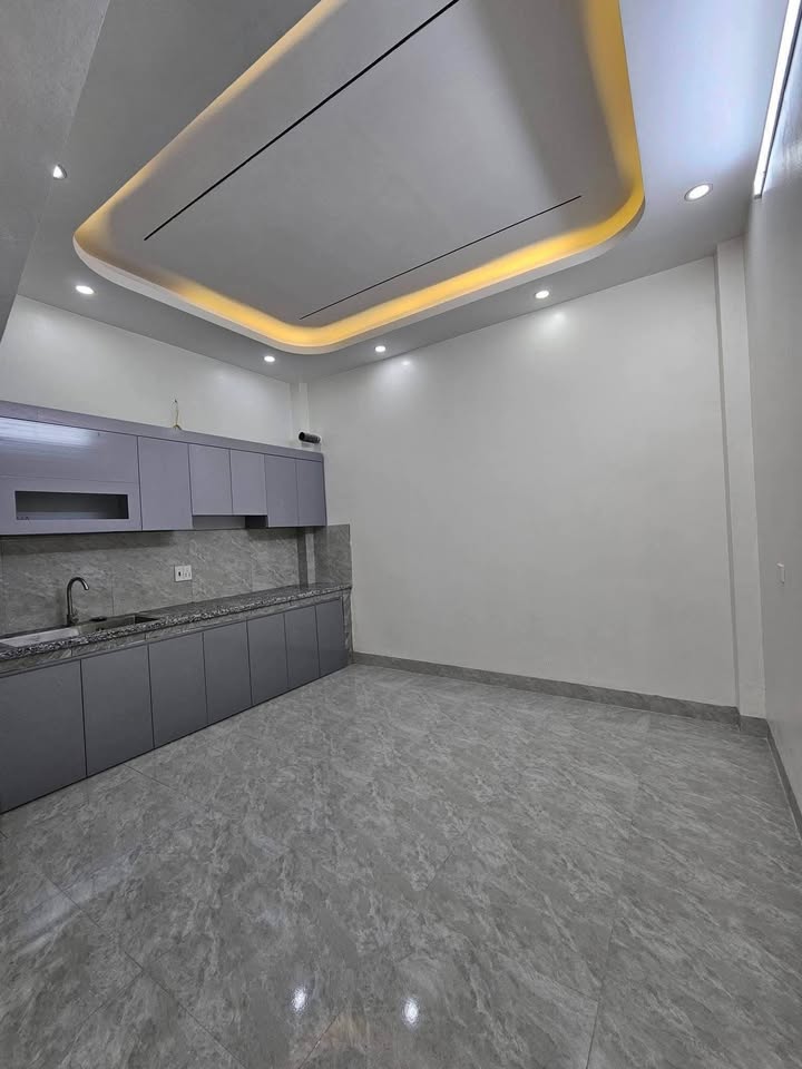  Under 2 billion VND – Own a 3-storey house right in the city!
