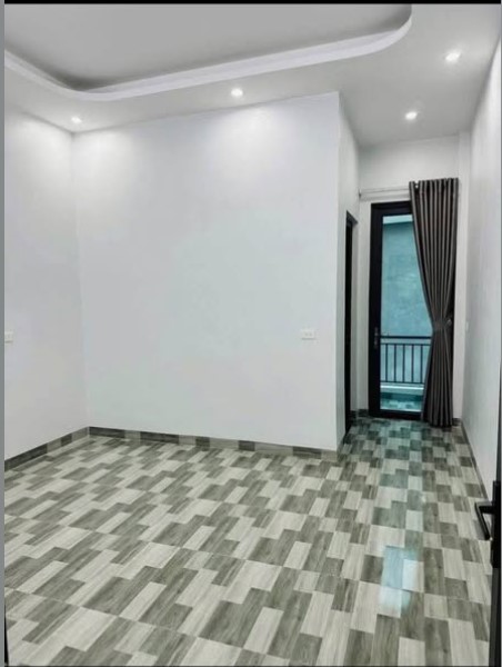 NHÀ 3 TẦNG NGÕ Ô TÔ ĐỖ CỬA NGÔ GIA TỰ TRUNG TÂM