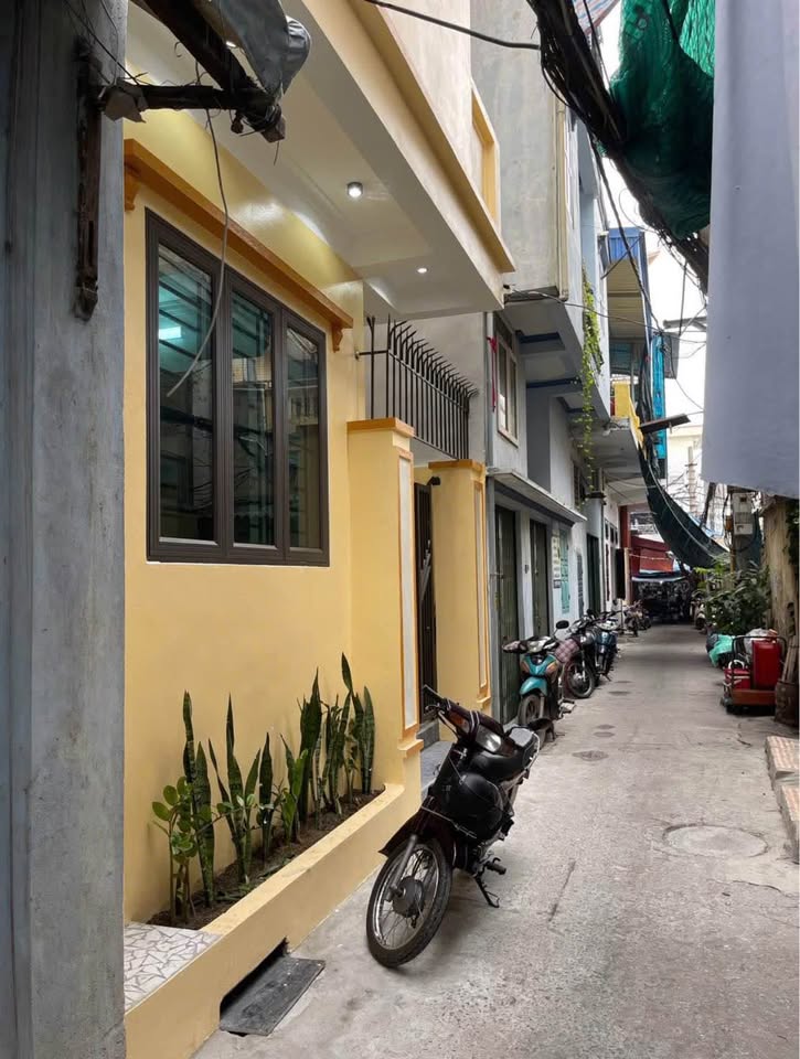HOUSE FOR RENT ON ALLEY 52 WITH GOOD BUSINESS LOCATION
