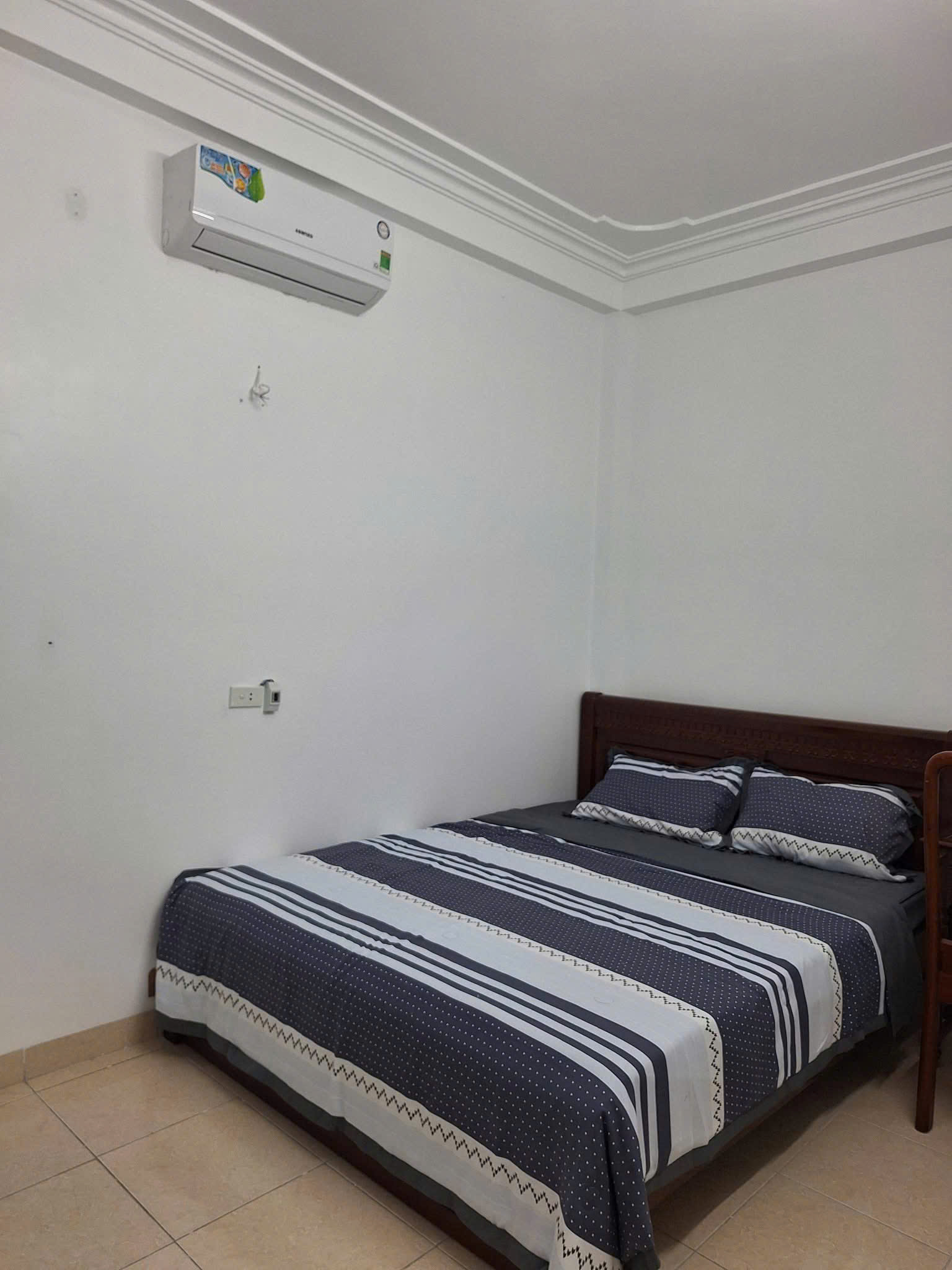 CHO THUÊ NHÀ 3 TẦNG SẠCH ĐẸP MẶT ĐƯỜNG KÊNH