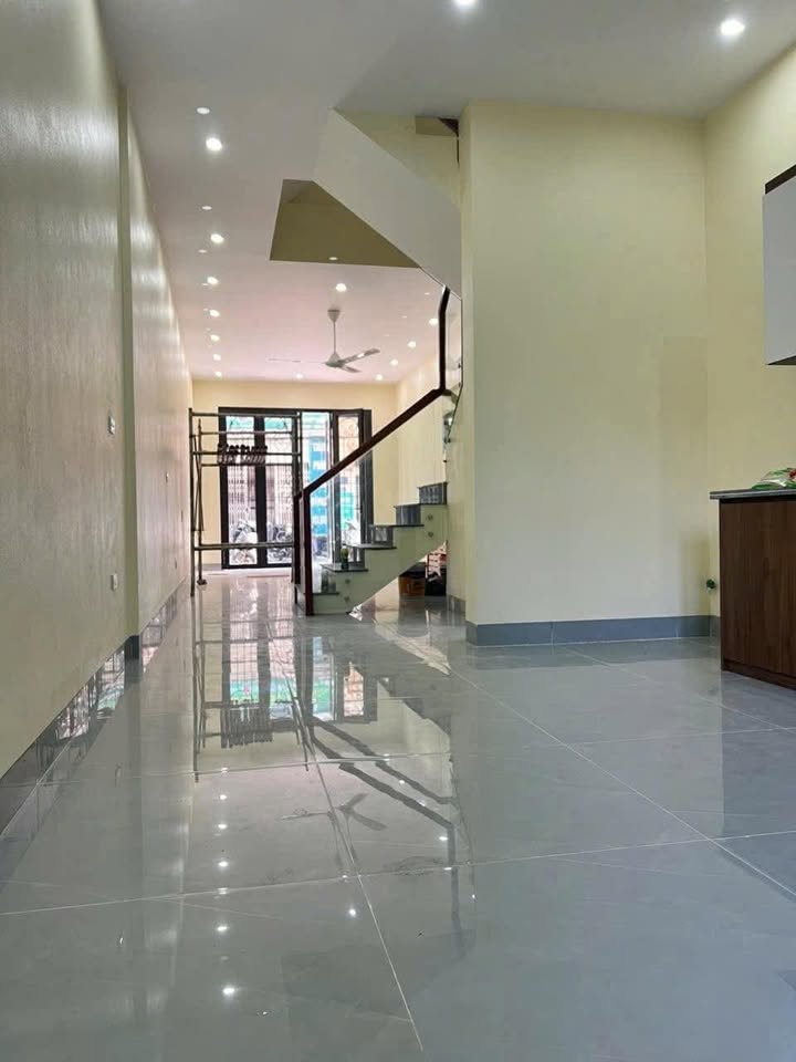 Bán nhà 3 tầng dân xây mặt đường khu Bãi Vượt gần trường học cấp 2 Trần Đăng Ninh