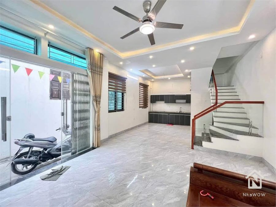 NHÀ 3 TẦNG LÔ GÓC 323 GIẢI PHÓNG – Ô TÔ GẦN NHÀ