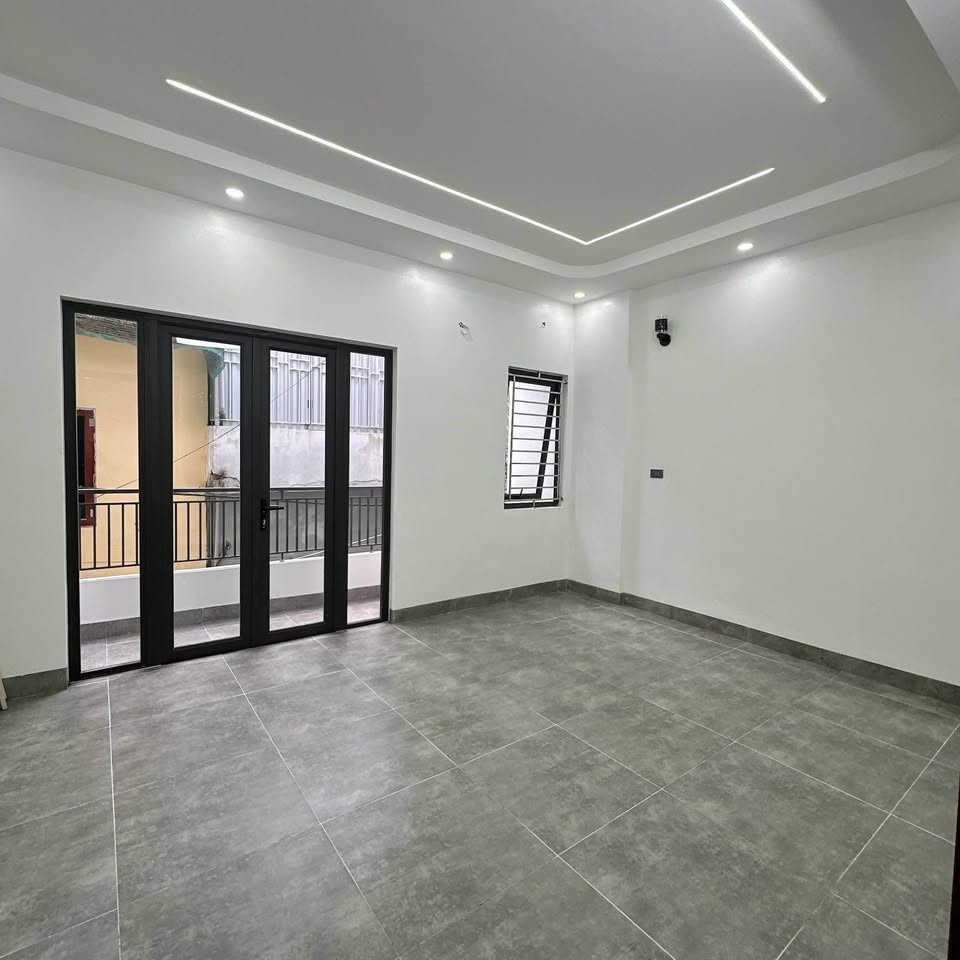  NHÀ 3 TẦNG CÓ SÂN CỔNG – NGÕ TRẦN NHẬT DUẬT 
